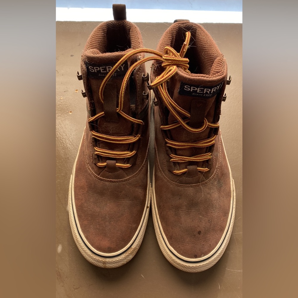 Men’s waterproof Sperry Boots size 8